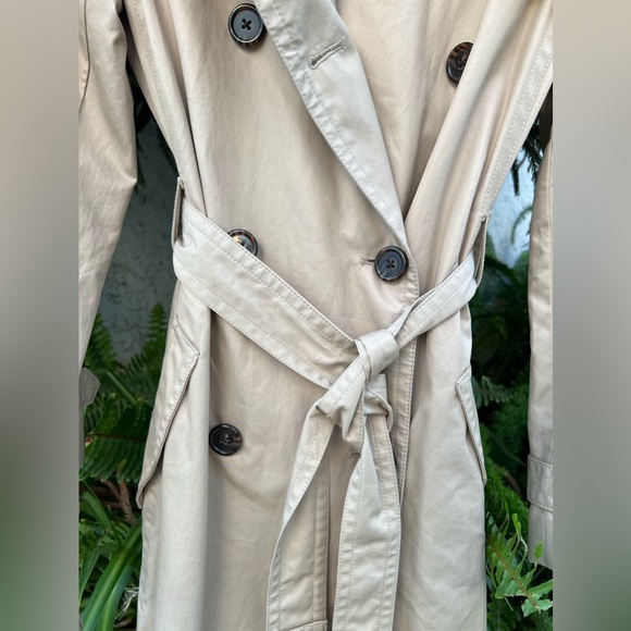 Banana Republic Beige Belter Trench Coat | XS | Removable Belt | Fully Lined - Picture 7 of 17